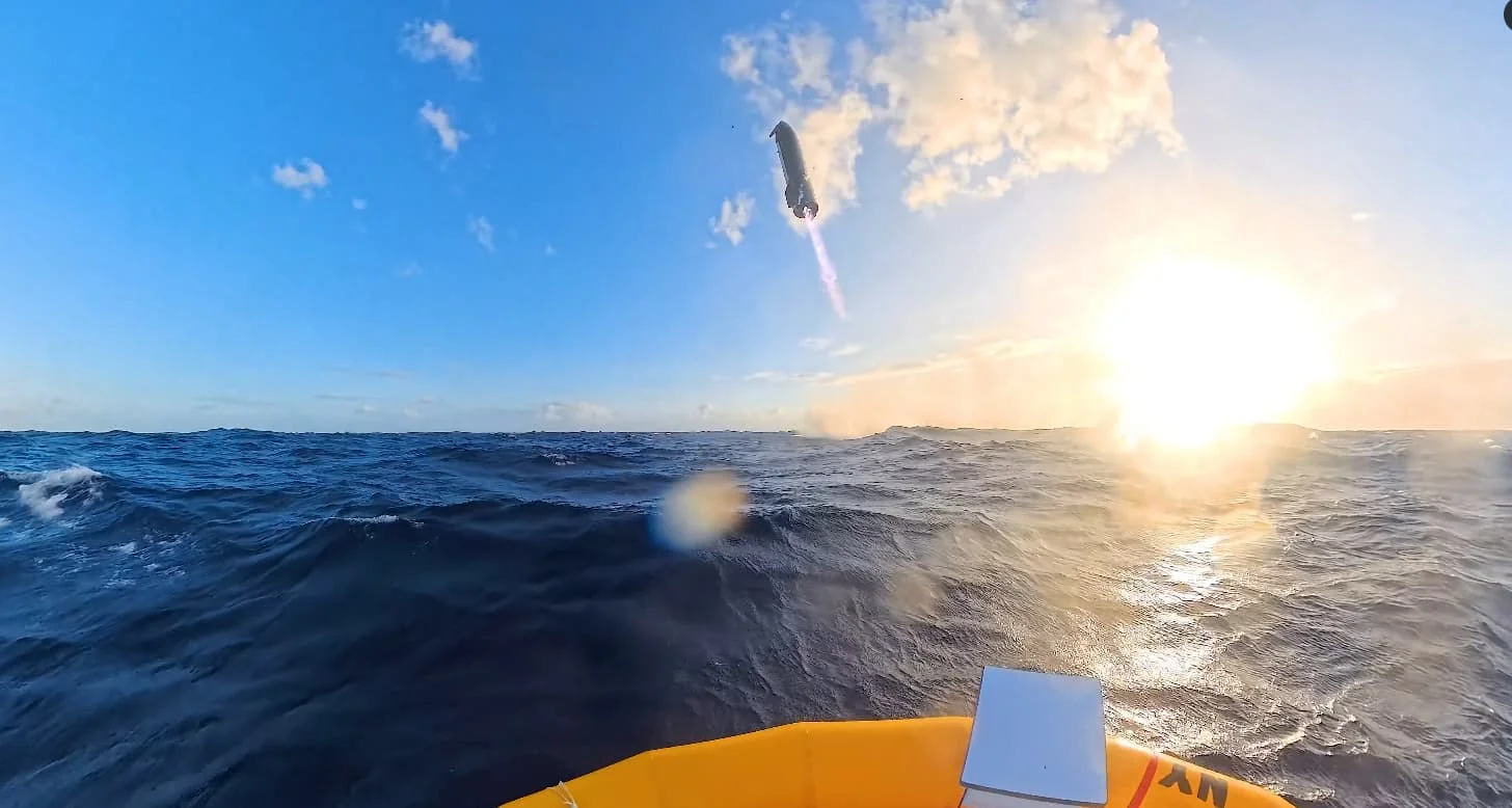 Starlink Streamed Starship Landing Directly from the Ocean