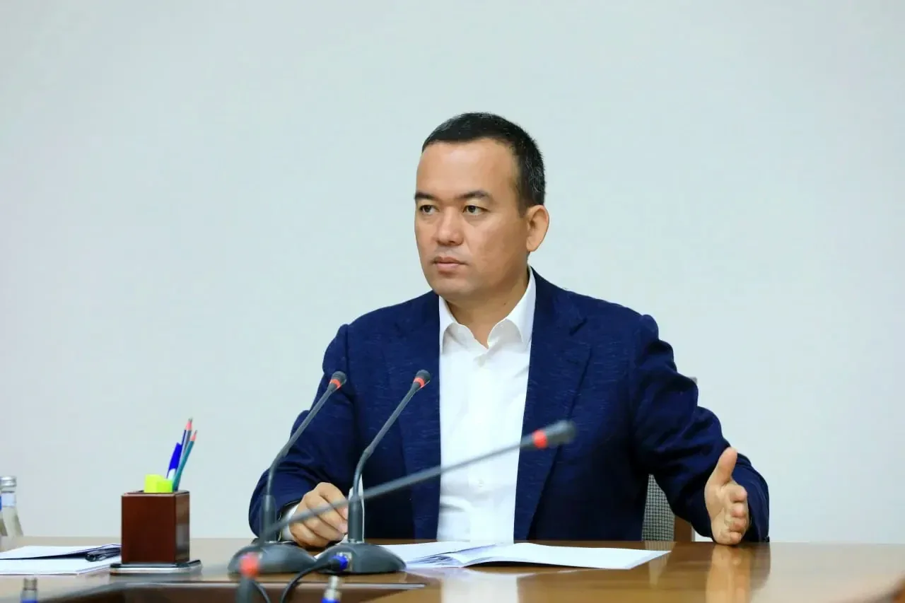 «Авиачипталар — шармандалик, прокурор томошабин»: Сурхондарё ҳокимидан кутилмаган баёнот