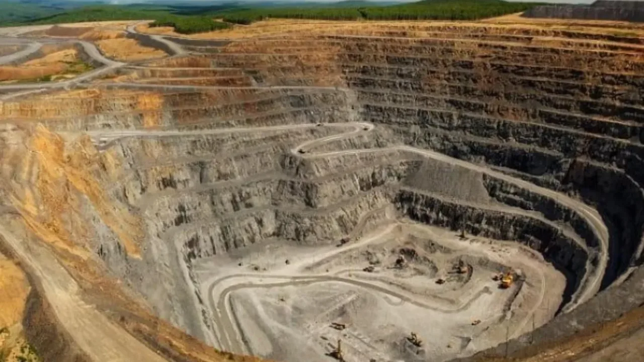 Обрушение золотого рудника в Камерун унесло жизни 107 человек