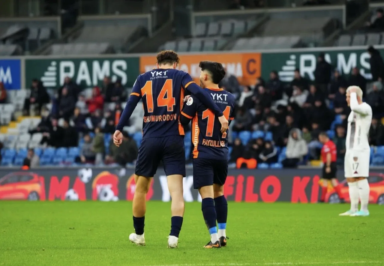 Shomurodov und Fayzullayev starten am ersten Spieltag in der Anfangsformation