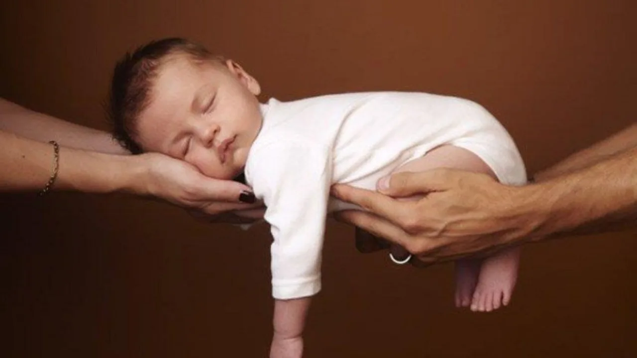 Why does a baby sleep little? An expert explained the main reasons