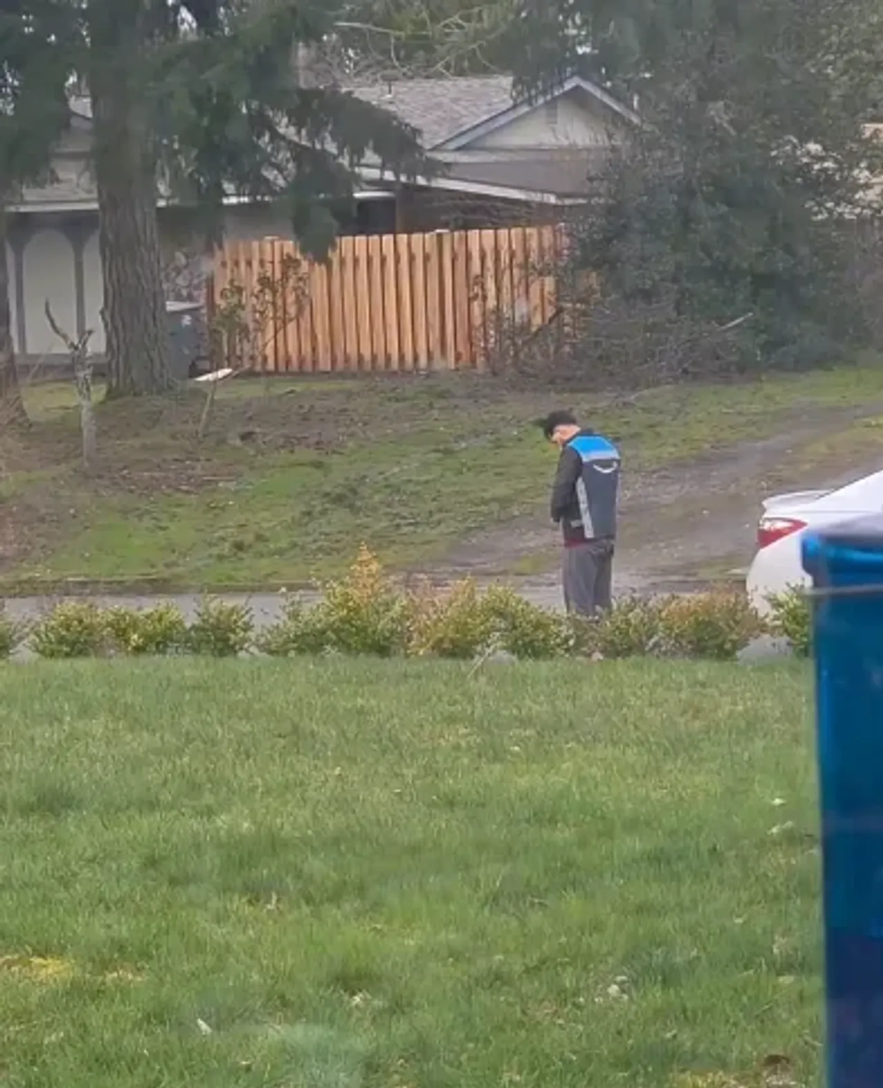 Video of Muslim praying in front of a home goes viral