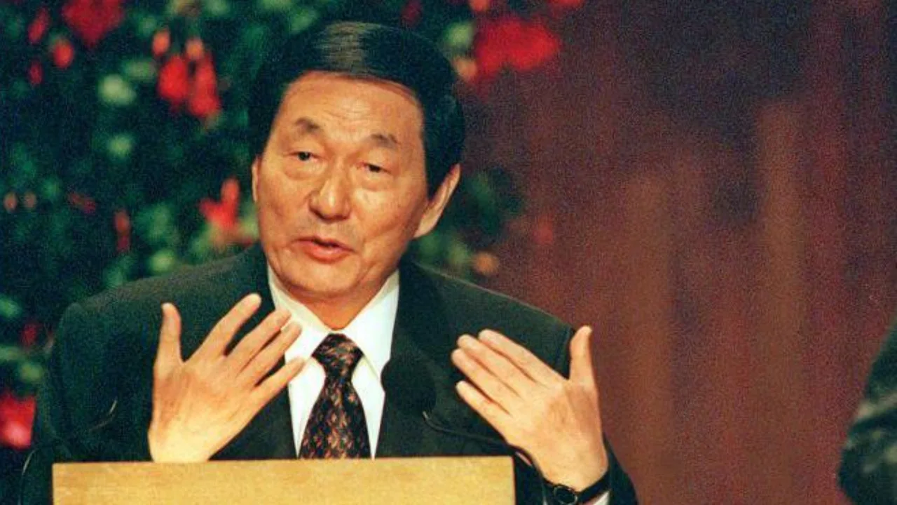 Xitoyning sobiq bosh vaziri 98 yoshida vafot etdi