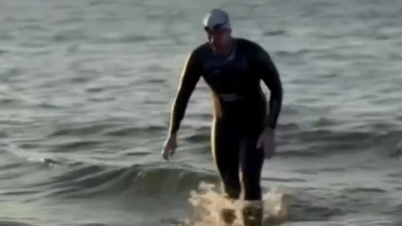 Polnischer Schwimmer durchquerte die Ostsee in 55 Stunden