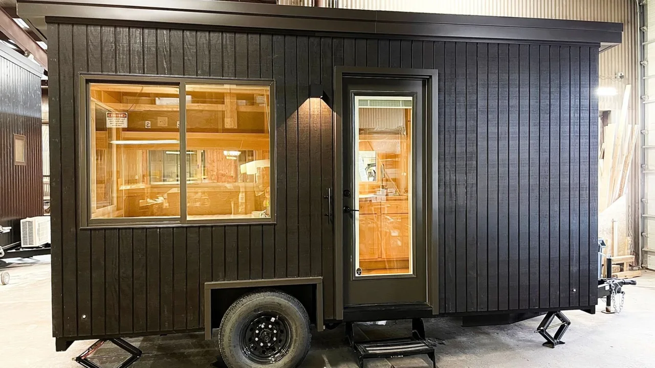 4.6-Meter Tiny House Packs Everything Inside