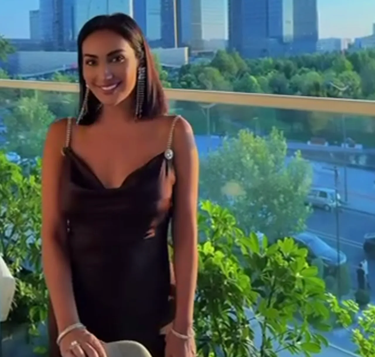 Munisa Rizayeva Sees Tashkent Skyline: “Are We in Dubai?” (video)