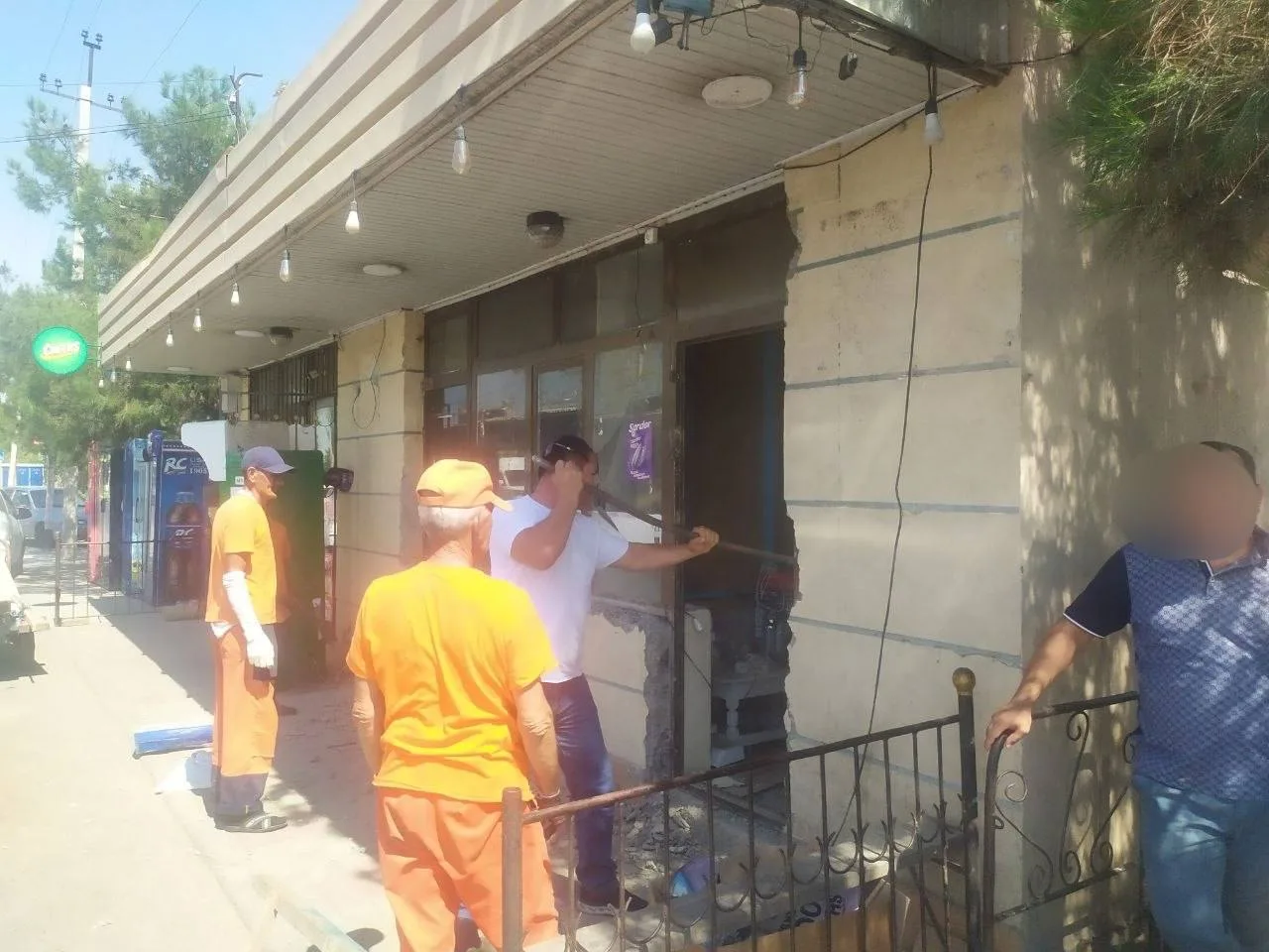 Illegal structure dismantled in Yangihayot district