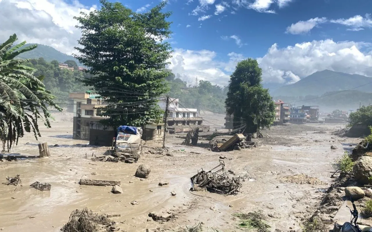 Horrific catastrophe in Nepal: 675 dead, 3,000 missing