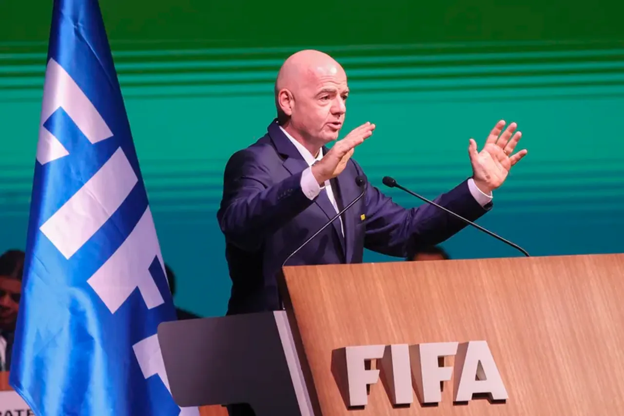 ФИФА режадан қайтди: Инфантино юзага келган вазият учун узр сўради