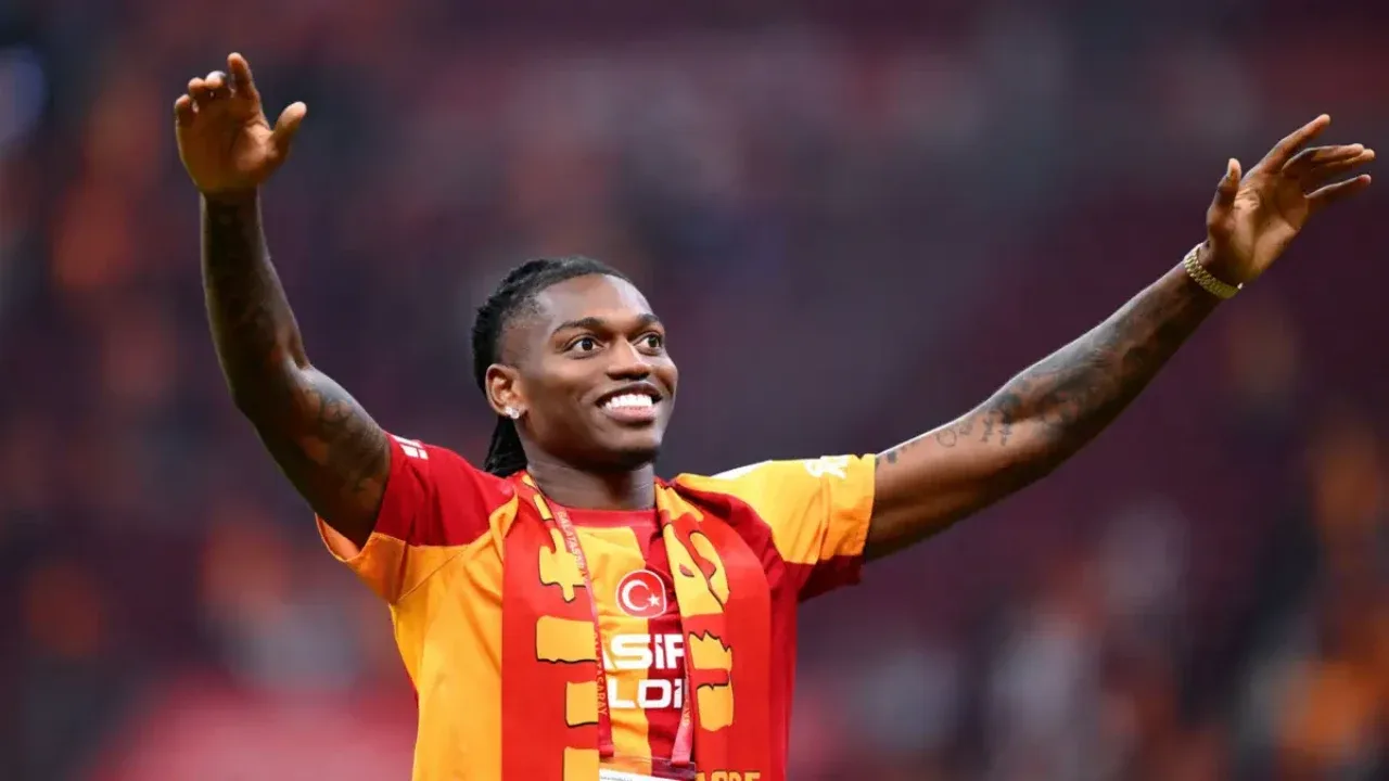 Rafael Leão makes surprise statement after moving to Galatasaray