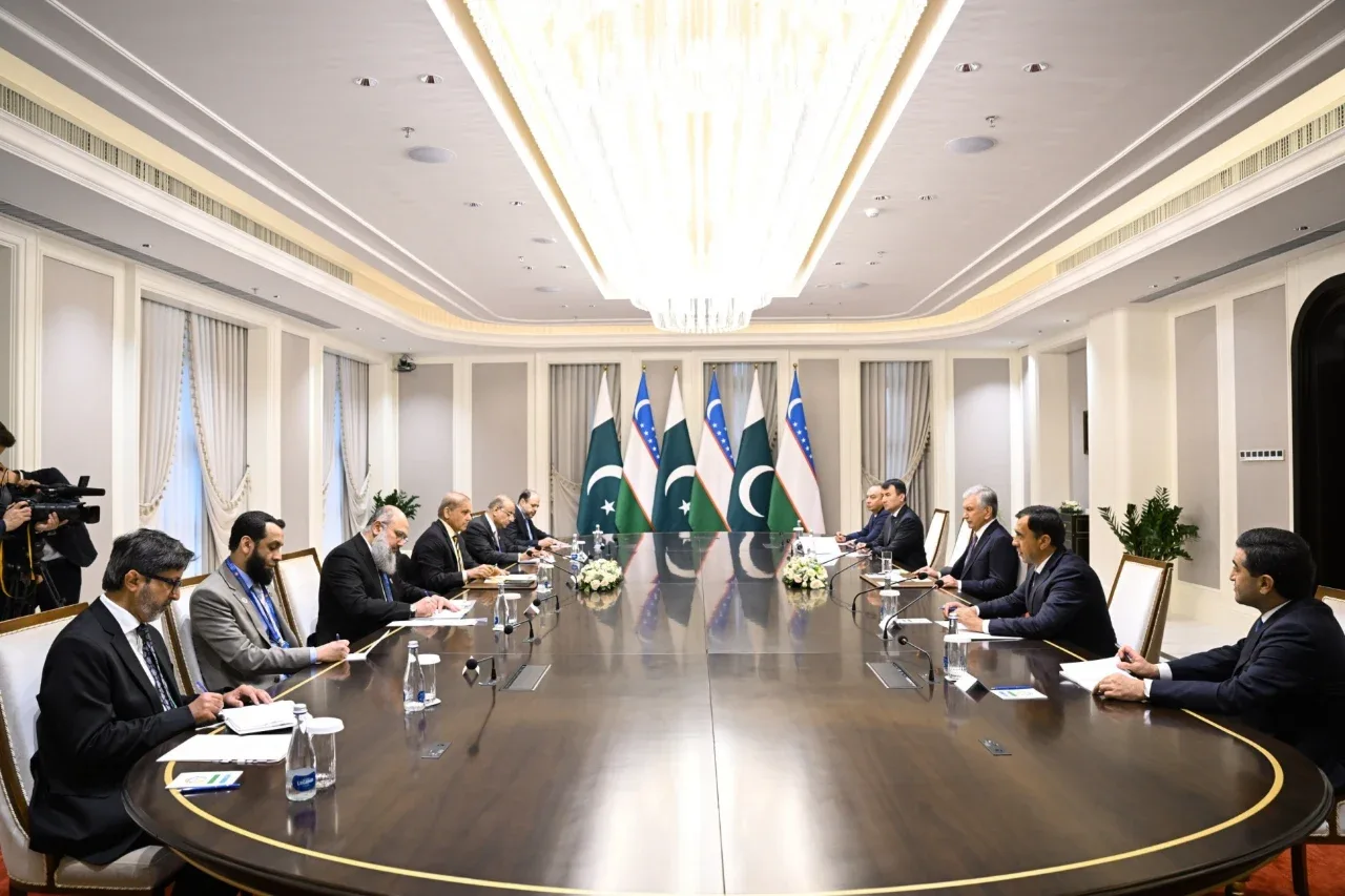 Shavkat Mirziyoyev va Shahboz Sharif Bishkekda muzokara o‘tkazdi: muhim kelishuvlarga erishildi