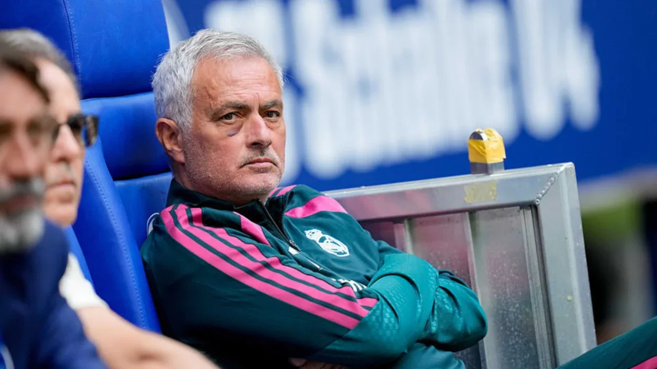 Mourinho appeared with a black eye: What actually happened