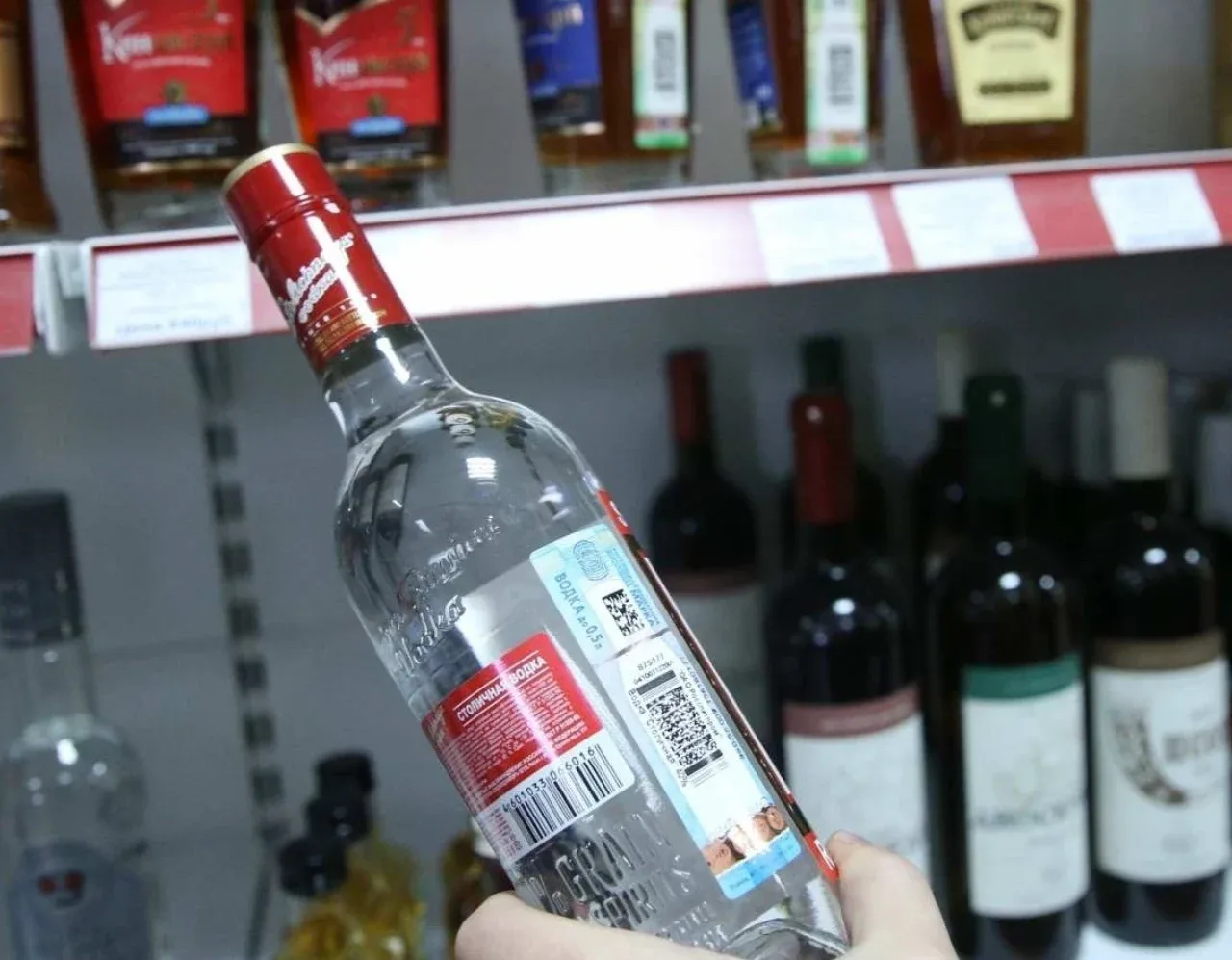 1 сентябрда 60 та ҳудудда спиртли ичимлик сотилмайди: Россияда чекловлар жорий этилмоқда
