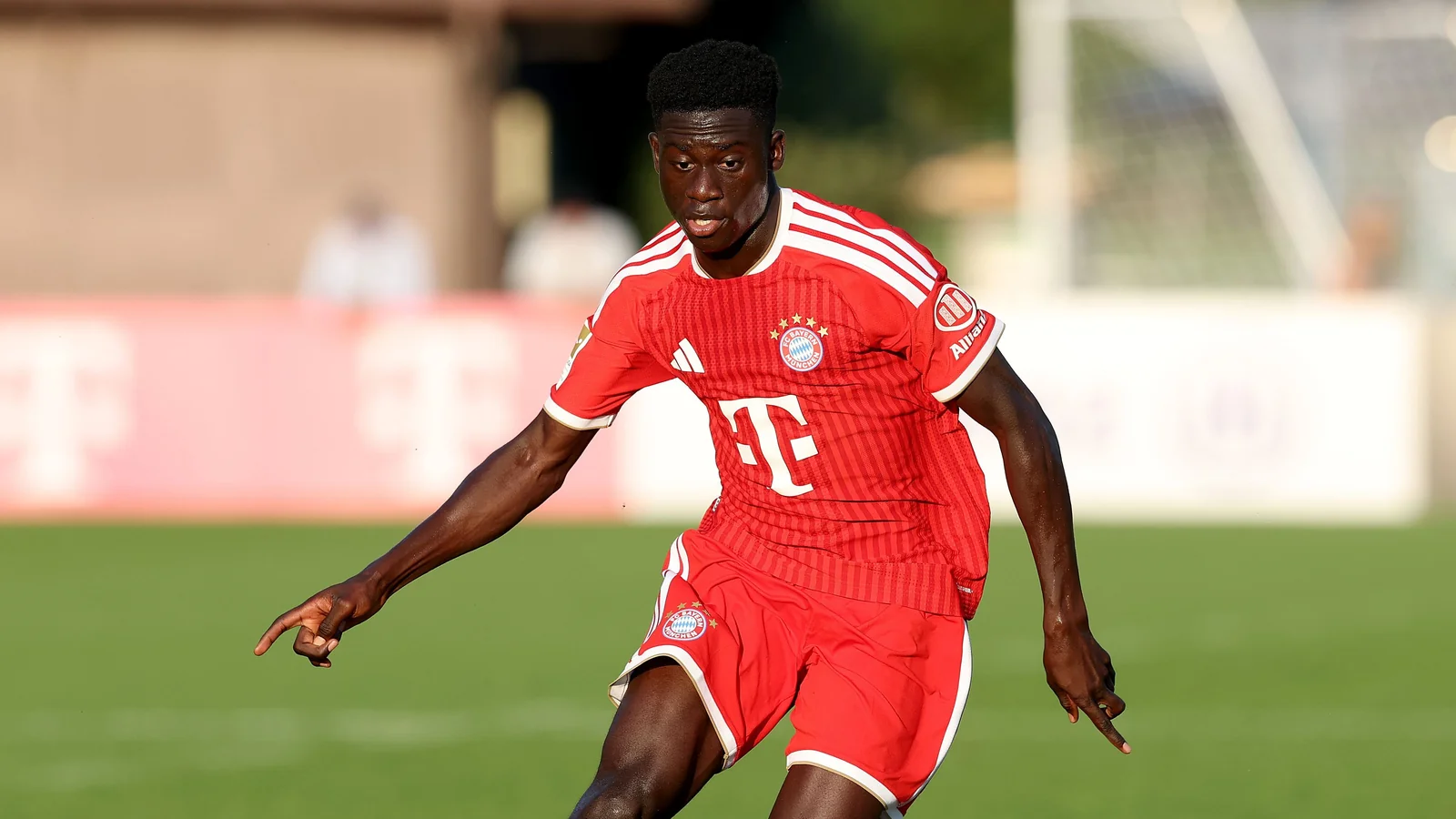 Bayern Munich Sign Long-Term Contract With 18-Year-Old Senegalese Talent