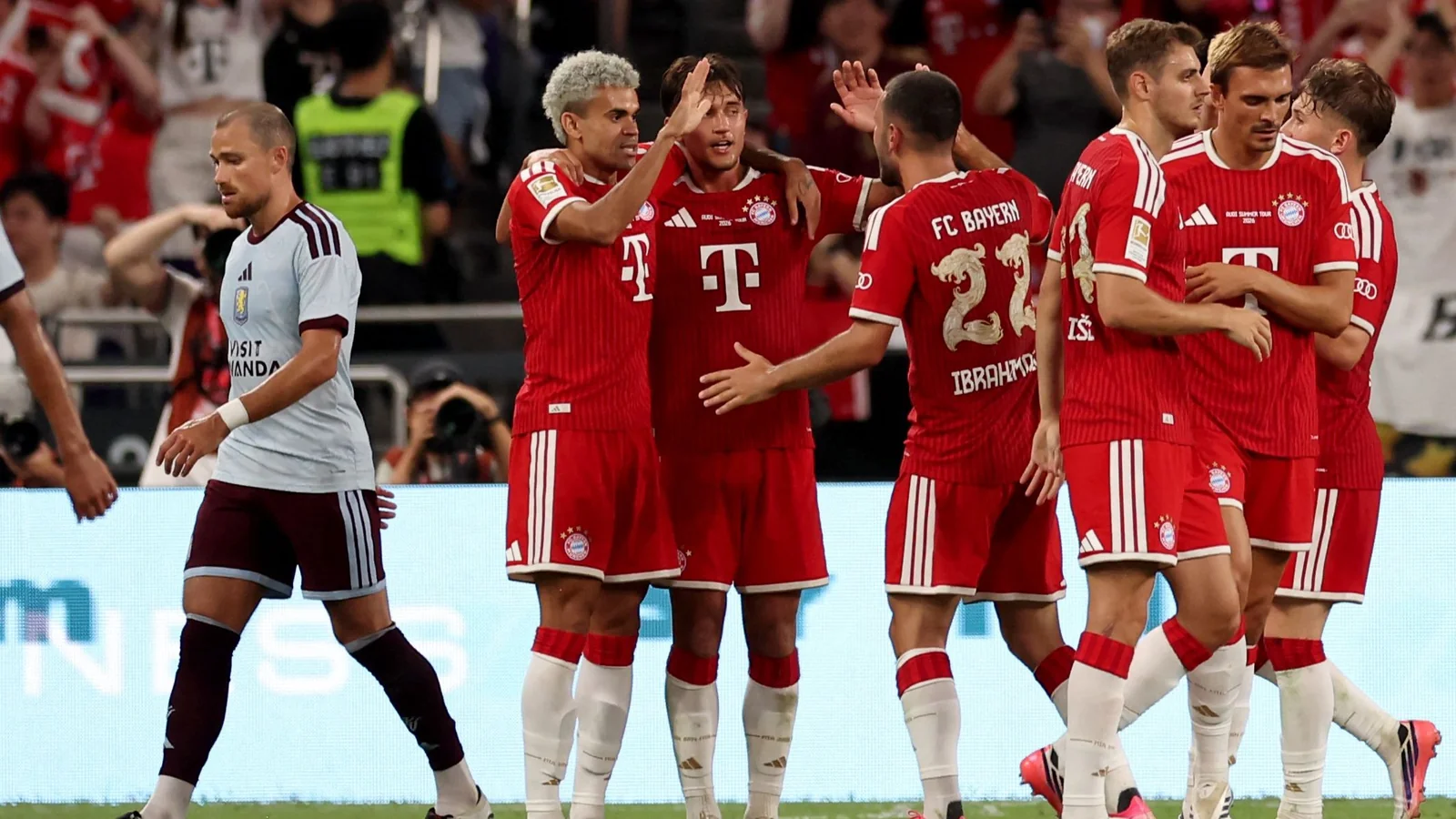 Bayern München Besiegt Aston Villa Im Testspiel In Hongkong