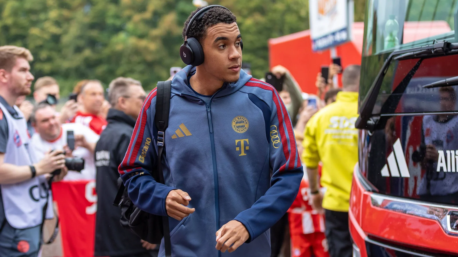 Bayern Räumt Sorgen Um Jamal Musialas Gesundheitszustand Aus