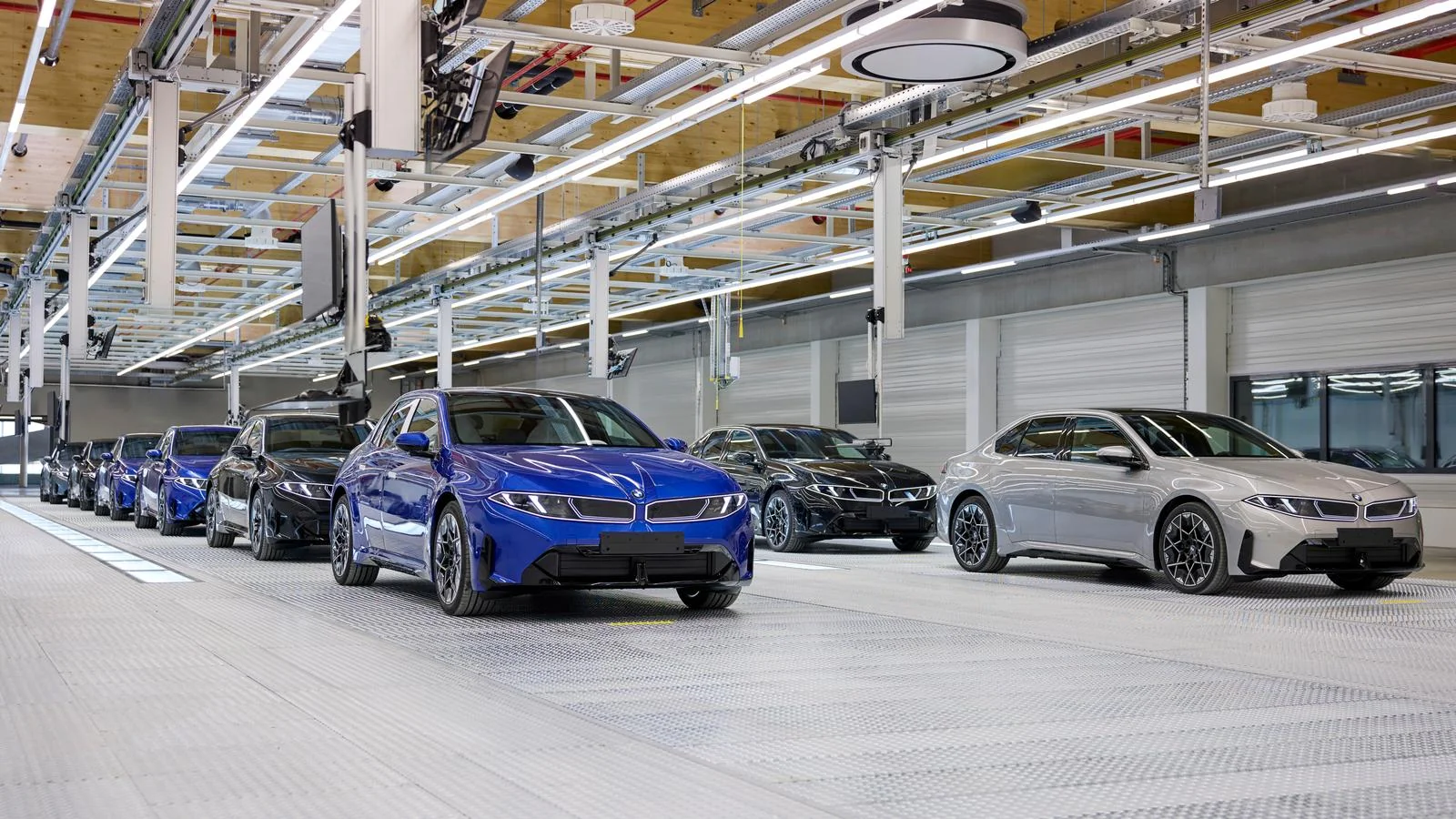 BMW Mюнхен заводида янги авлод электр седанини ишлаб чиқаришни бошлади