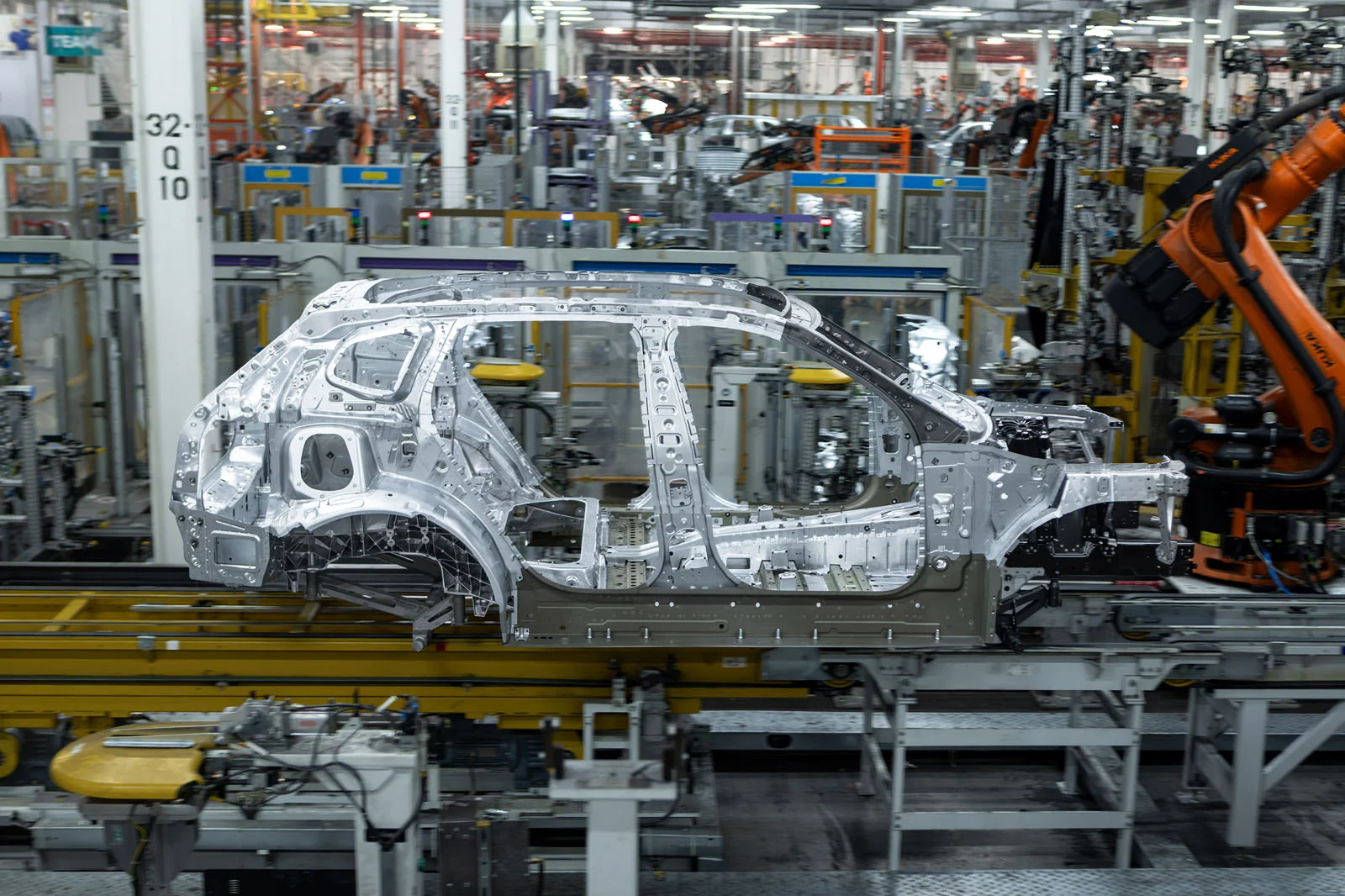 BMW сократила выбросы нового поколения Кс5 на 40 процентов