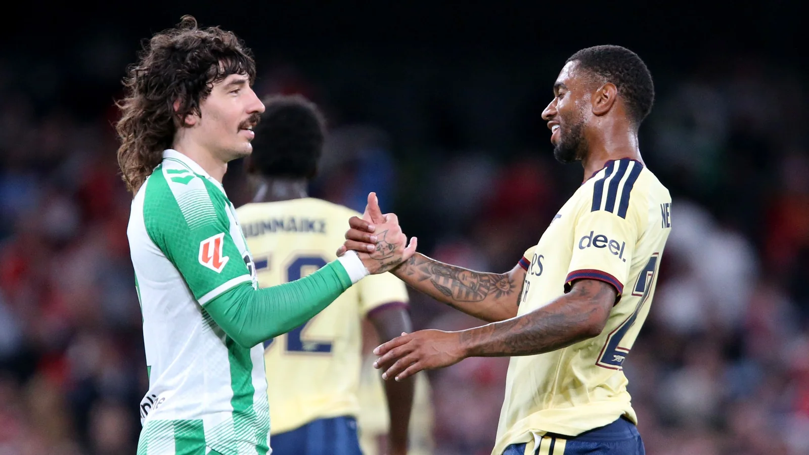 Héctor Bellerín a mené le Real Betis sur le terrain comme capitaine face à son ancien club, Arsenal