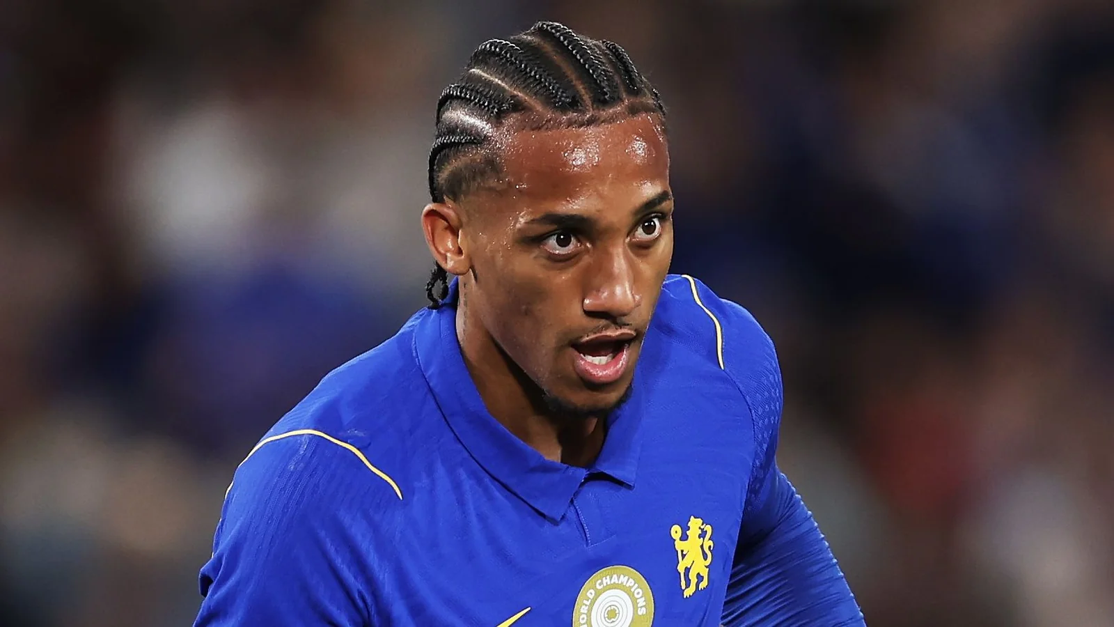 João Pedro reacciona al fichaje de Danny Welbeck por el Chelsea
