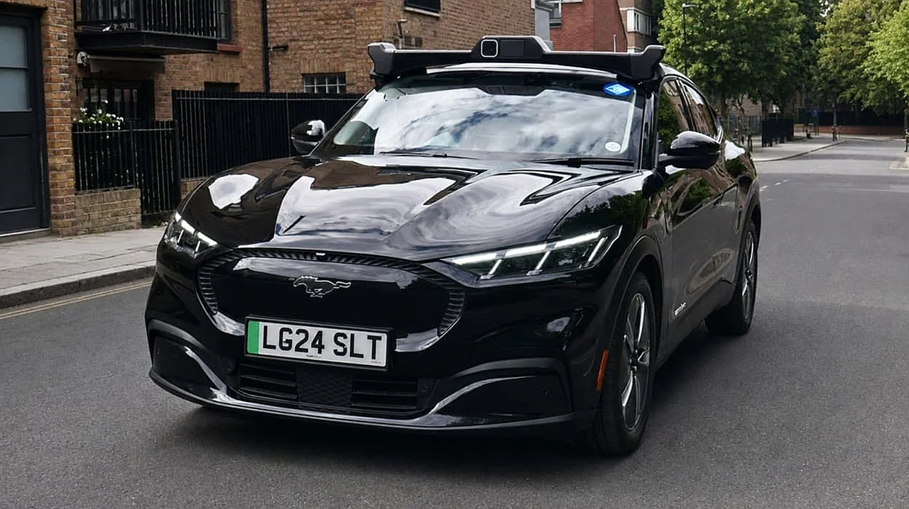 London shahrida ilk bor Uber va Wayve avtonom taksilari uchun litsenziya berildi