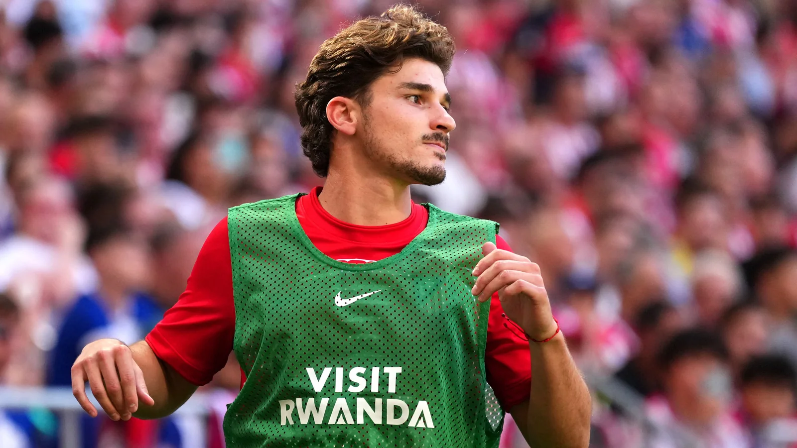 Manchester City enters race for Julian Alvarez transfer