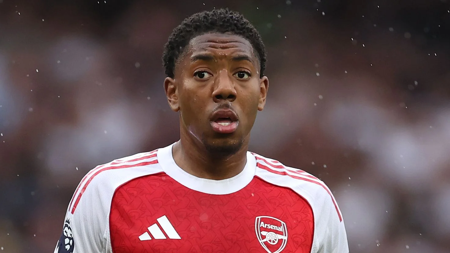Mayls Lyuis-Skelli Arsenalda qolish va asosiy tarkib uchun kurashish niyatida