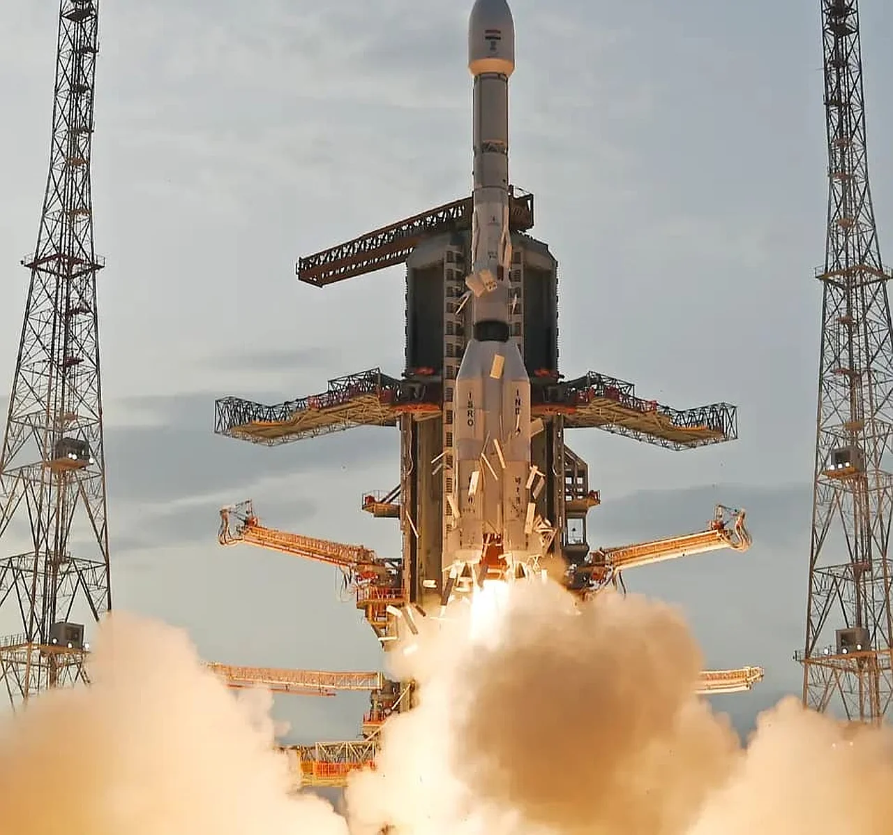NASA Invites India to Help Build a Lunar Base