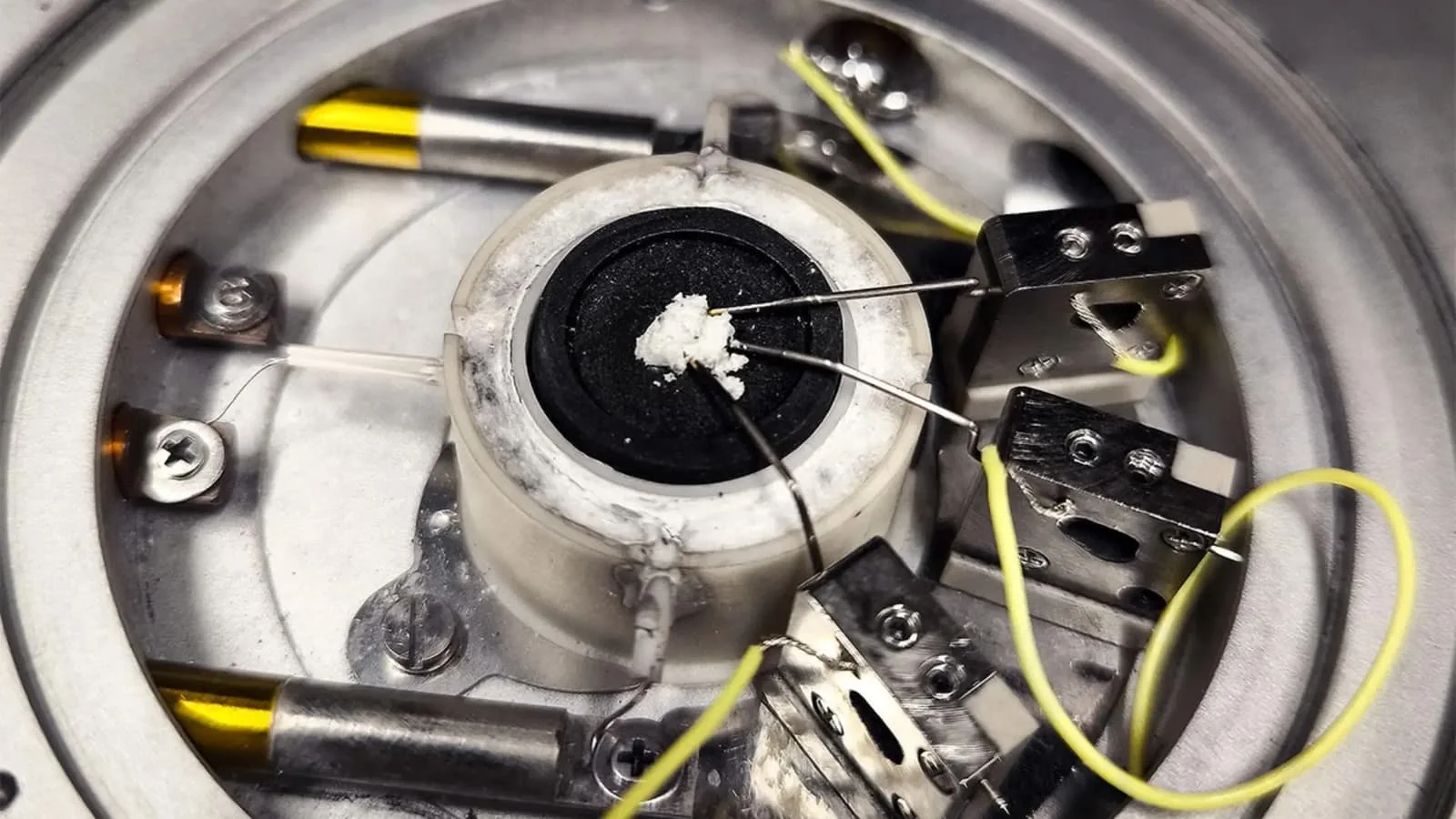 Scientists Extract Solid Carbon for Batteries from Emitted CO2