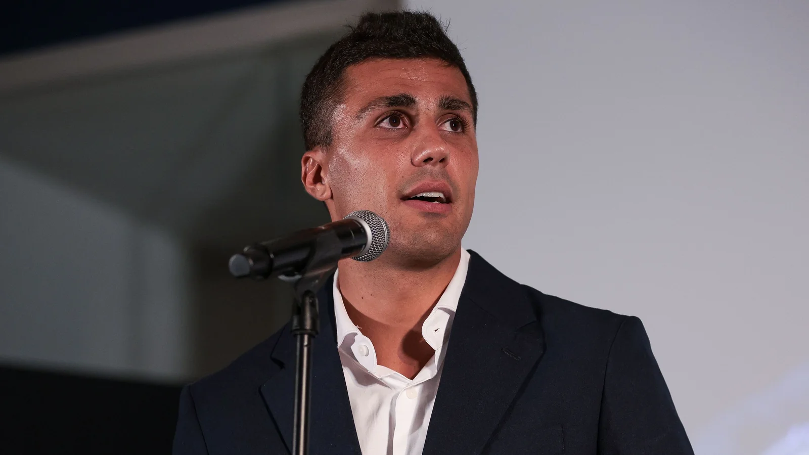 Rodri erklärt, warum er sich für Barcelona und nicht Real Madrid entschieden hat