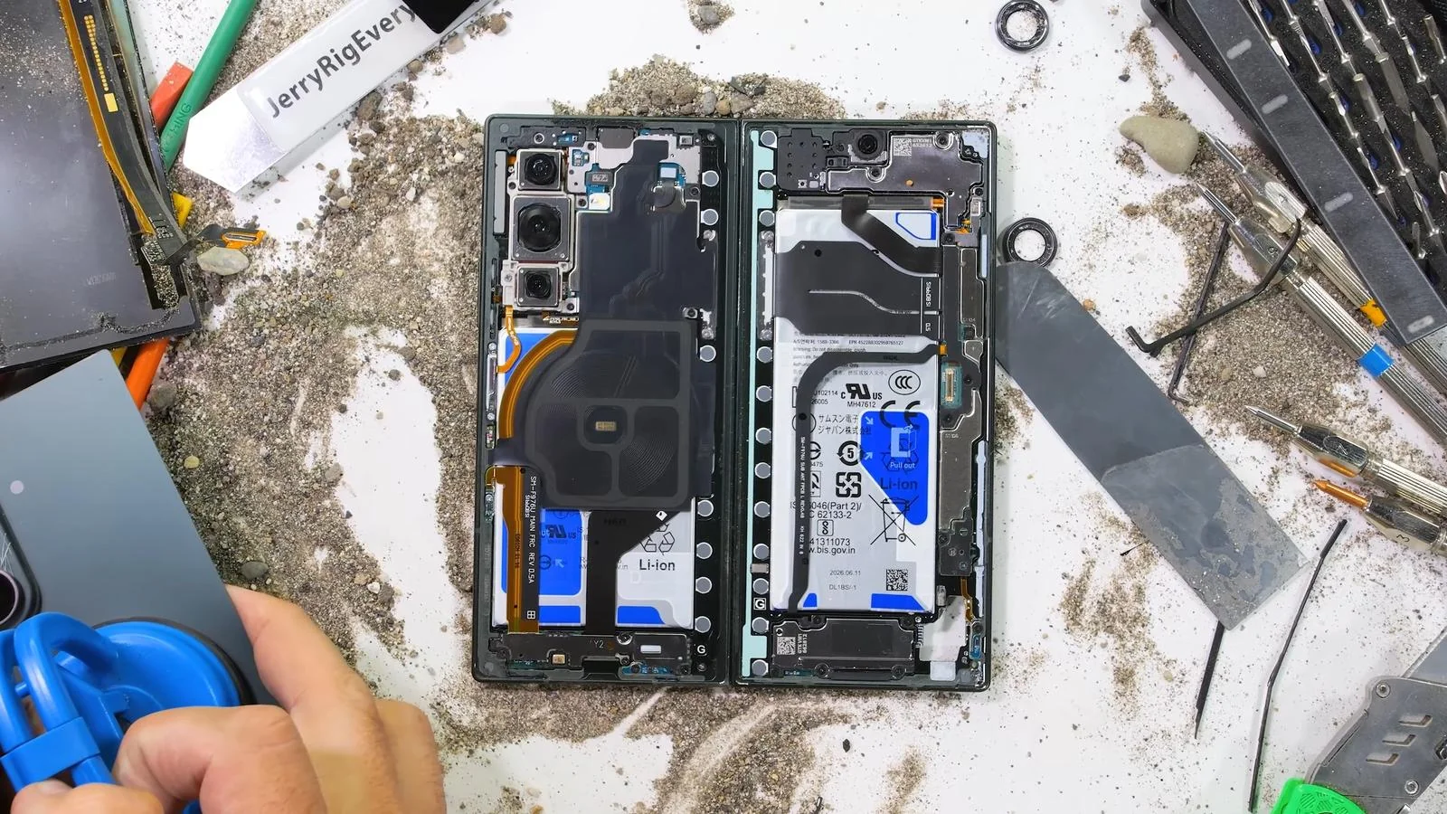 Samsung Galaxy З Фолд8 Ultra не прошел тест на прочность