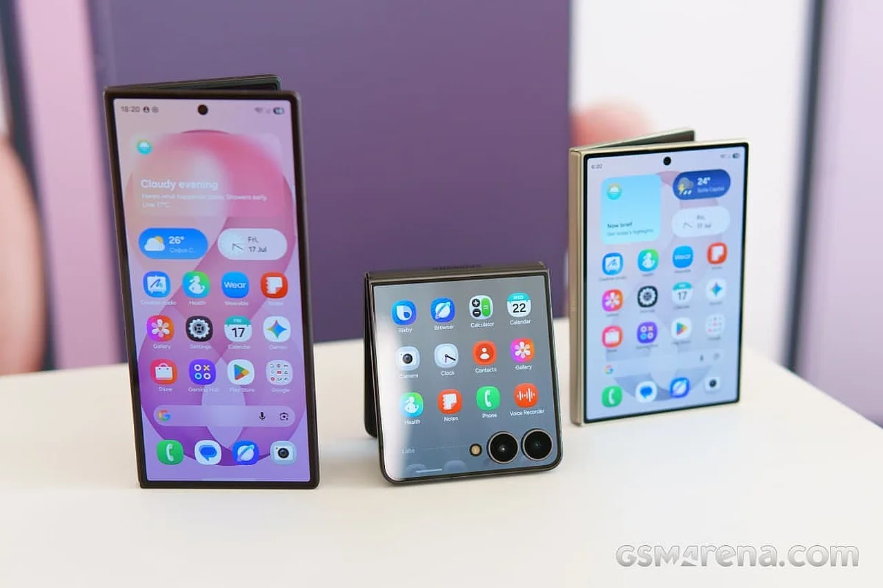 Samsung yangi buklama telefonlari Yevropada rekord oʻrnatdi