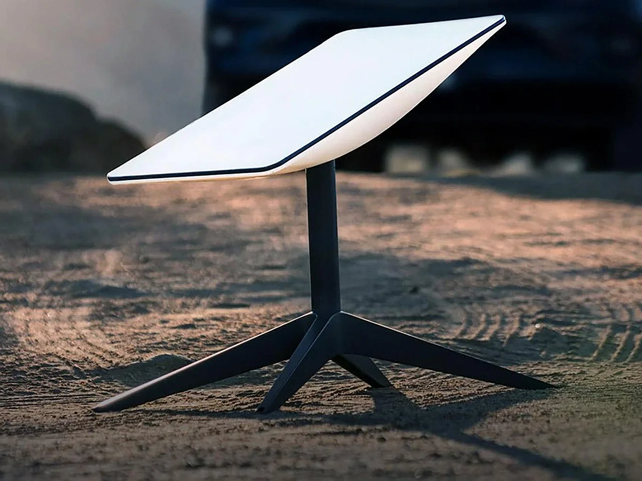SpaceX Starts Offering the Starlink Mini Device for Free Again