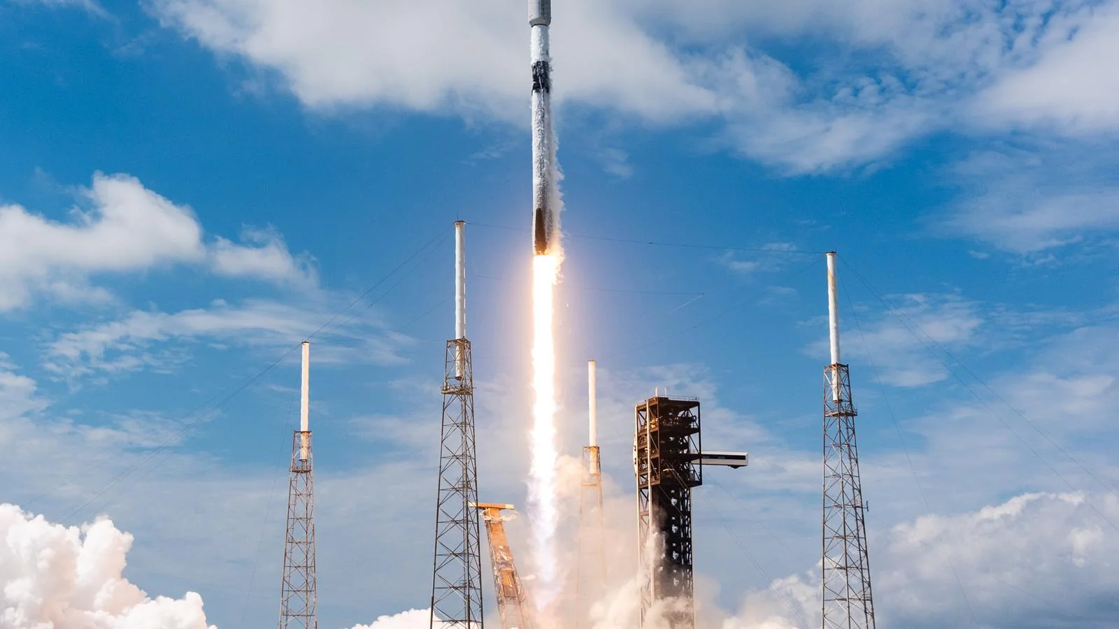 SpaceX яна 29 та Starlink сунъий йўлдошини орбитага муваффақиятли чиқарди