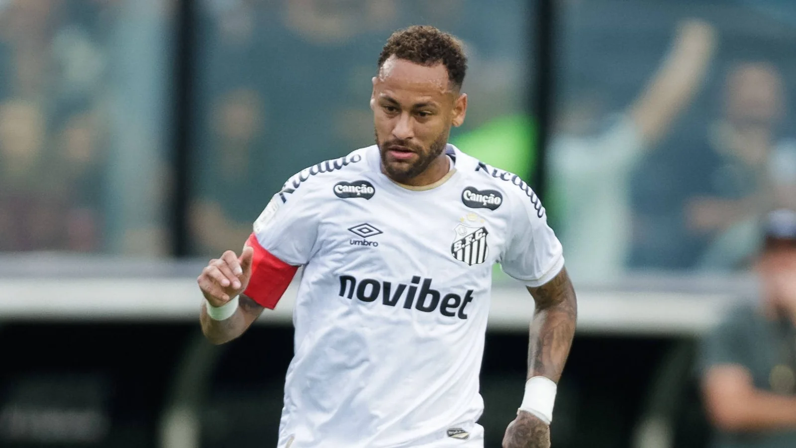 Neymar and Thiago Mendes Clash in Vasco da Gama vs Santos Match