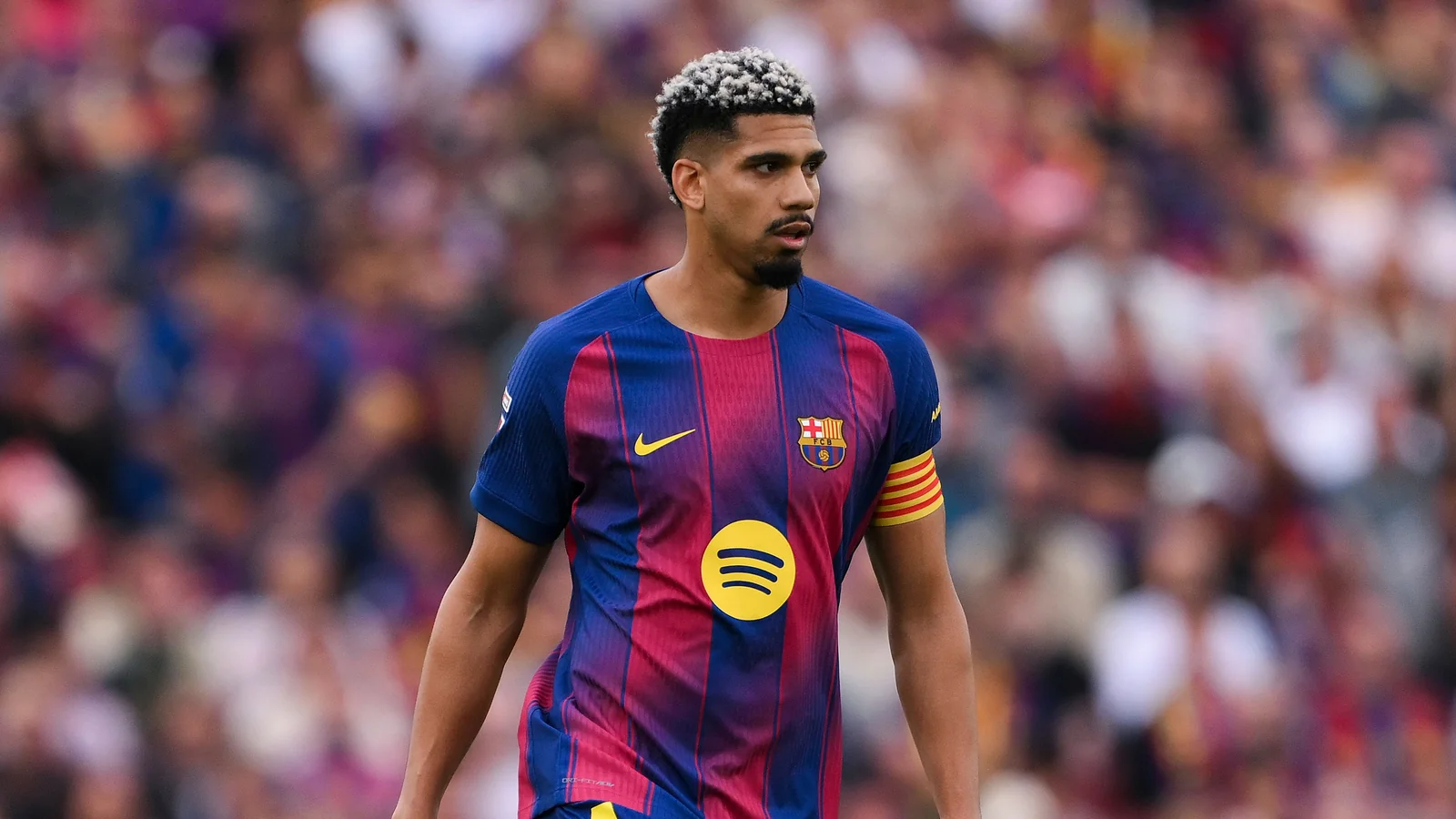 Virgil van Dijk unterstützt Ronald Araújos Wechsel zu Liverpool