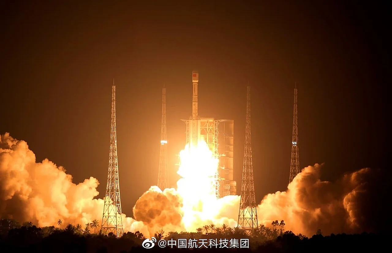 Un cohete Long March 7A se estrella en China