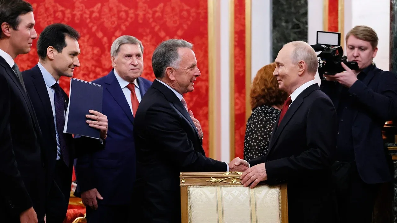 Moskvada yashirin muzokara: Putin Trampning elchilarini Kremlda qabul qildi
