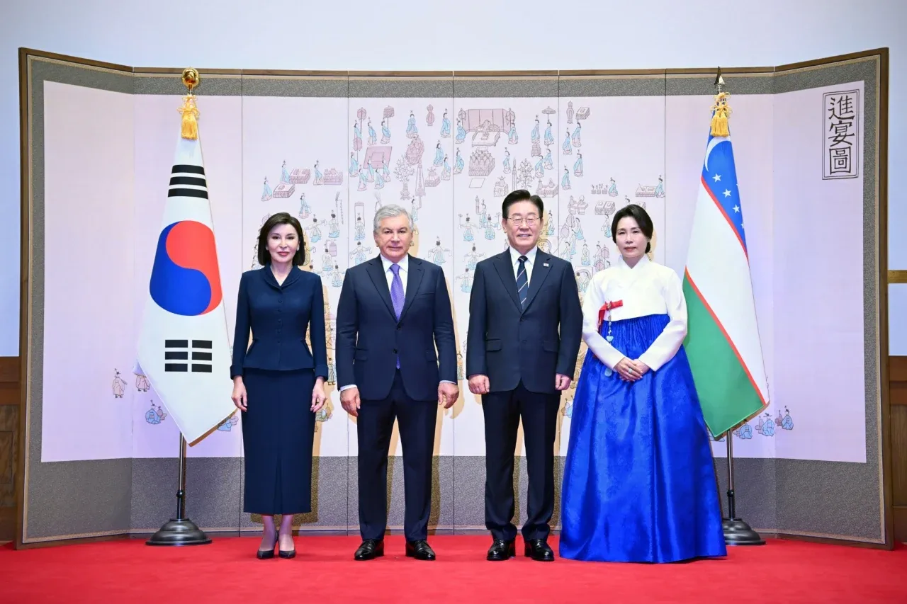 Official welcoming ceremony for Shavkat Mirziyoyev takes place in South Korea (video)