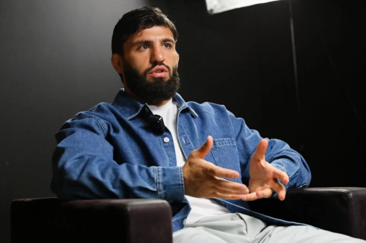 Milliarden vorhanden, aber kein Gürtel: Arman Tsarukyan ist bereit, für den UFC-Titel auf seinen gesamten Reichtum zu verzichten