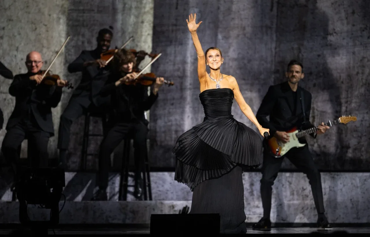 Miraculous Return: Celine Dion Couldn't Hold Back Tears in Front of 35,000 Fans (video)