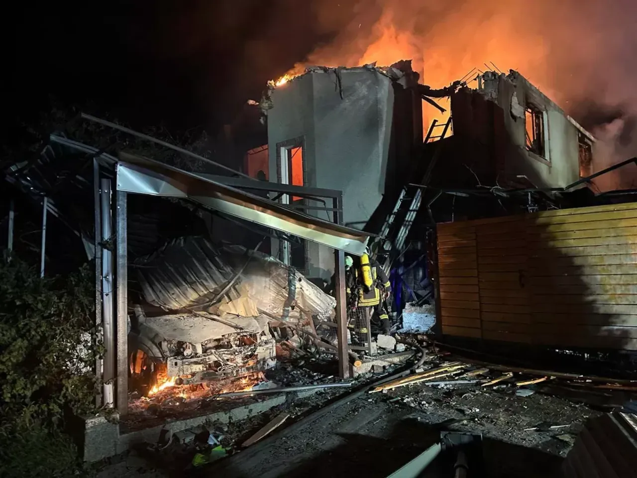 Explosions puissantes et attaque balistique : frappes de missiles sur Kiev et sa région