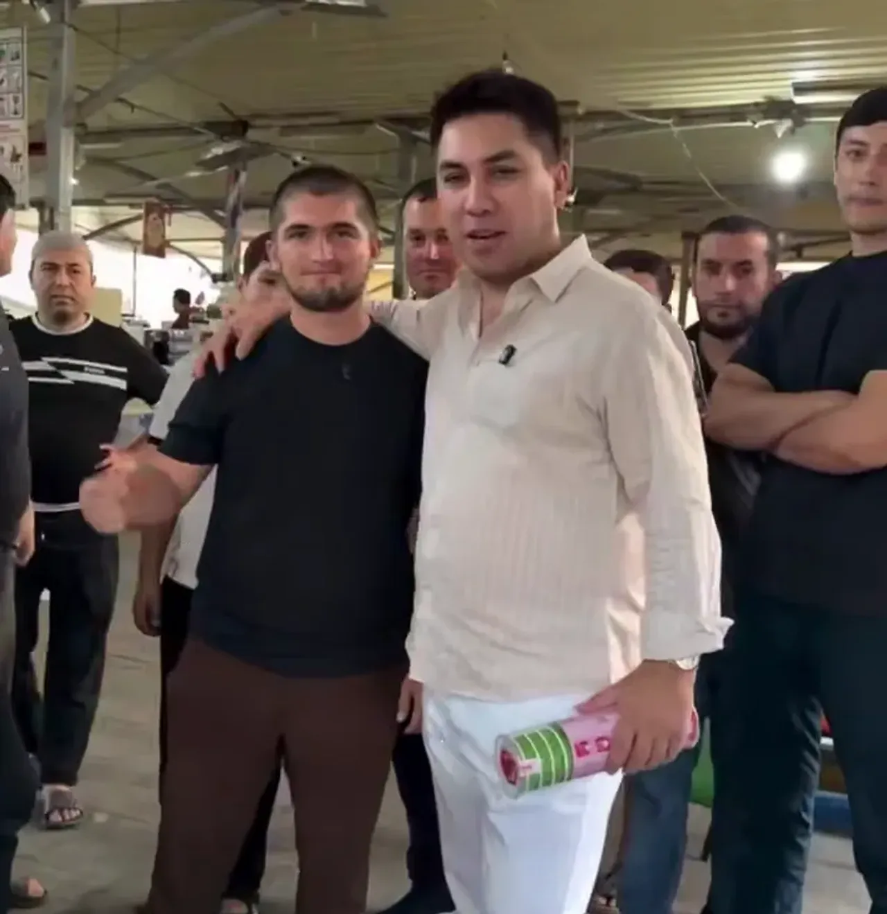 “Khabib Nurmagomedov in Chorsu”: Ahad Qayum finds sensational lookalike (video)