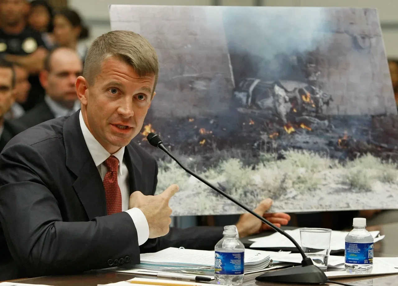 «Ahmoq siyosatchilarga ishonmang!»: Blackwater asoschisi barchani shokka solgan bayonot berdi