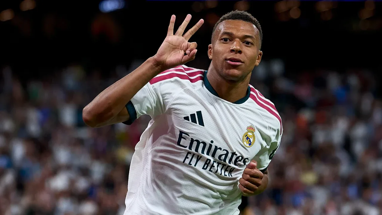 Mbappe stirs Madrid by naming three legends he wants to bring back to Real