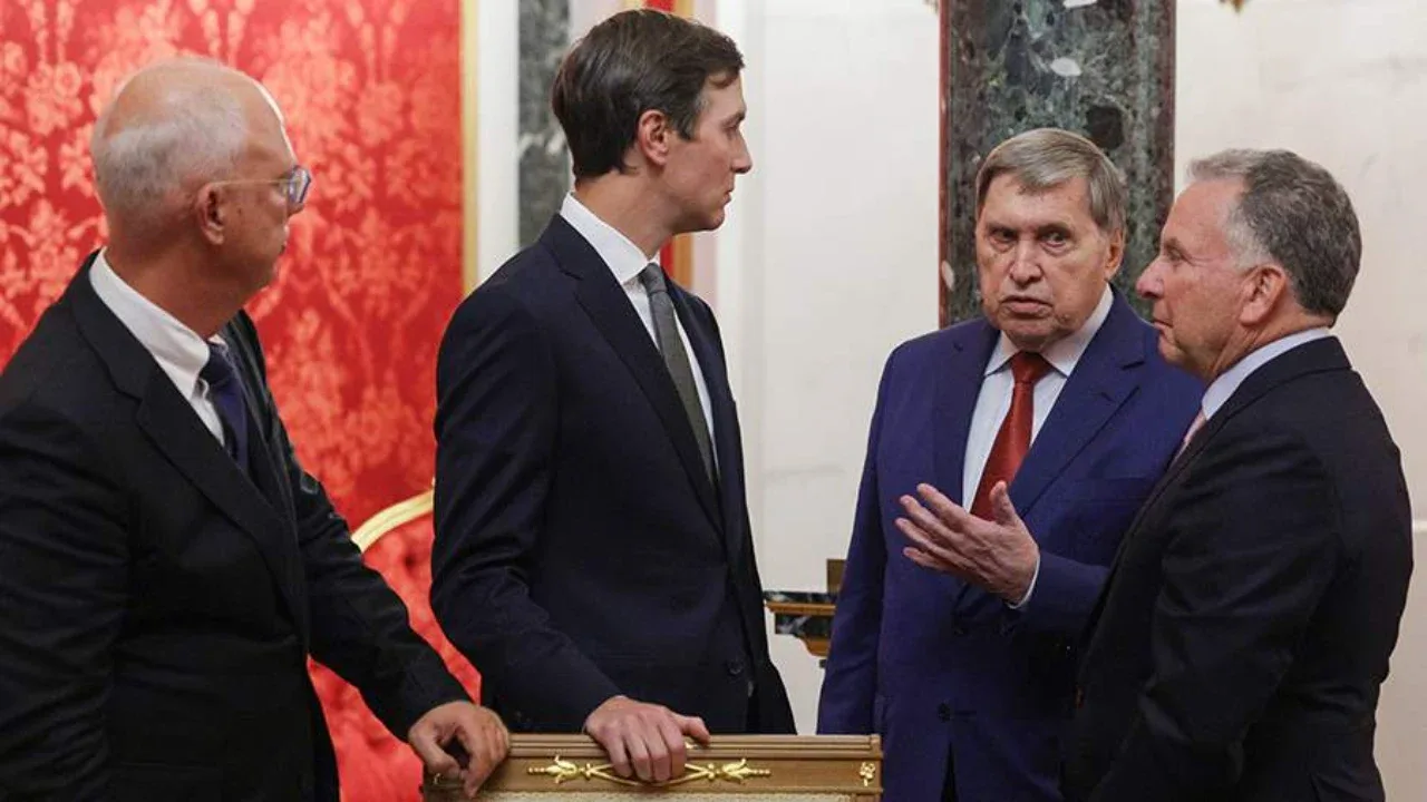 Révélations sur les accords secrets du Kremlin : les conditions de Poutine transmises à Kiev par les émissaires de Trump