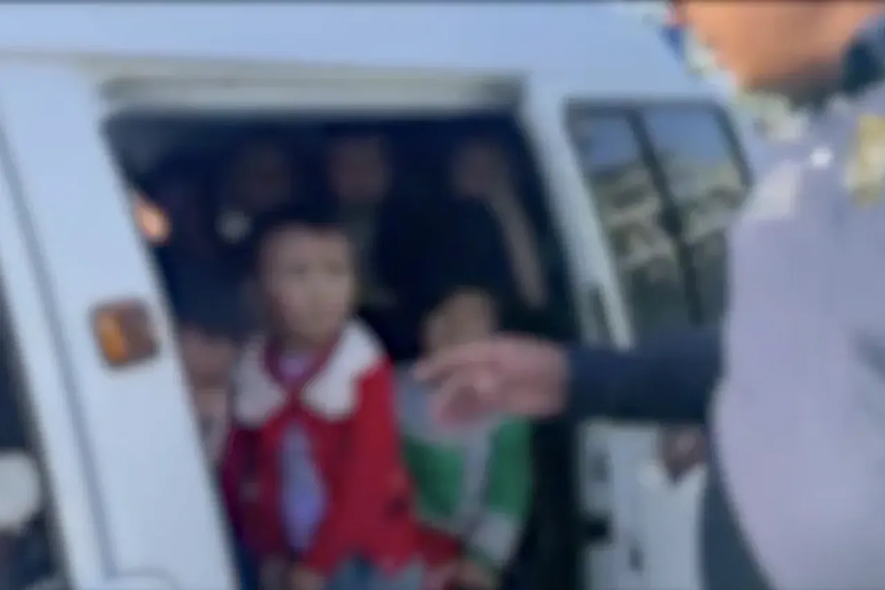 In Jizzakh, it was revealed that 56 kindergarten children were being transported in two Damas cars