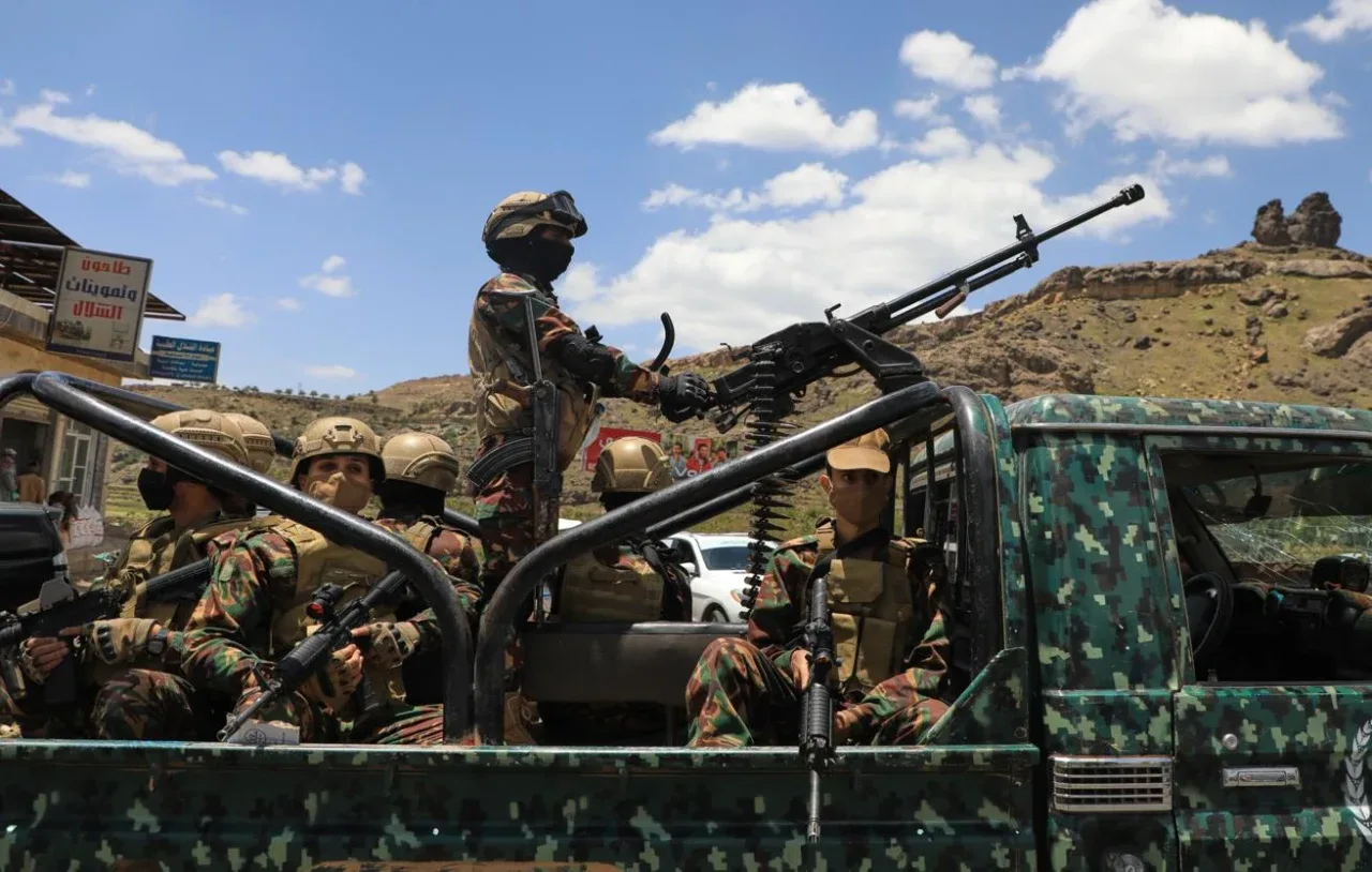 Les forces gouvernementales yéménites lancent une offensive majeure contre les Houthis