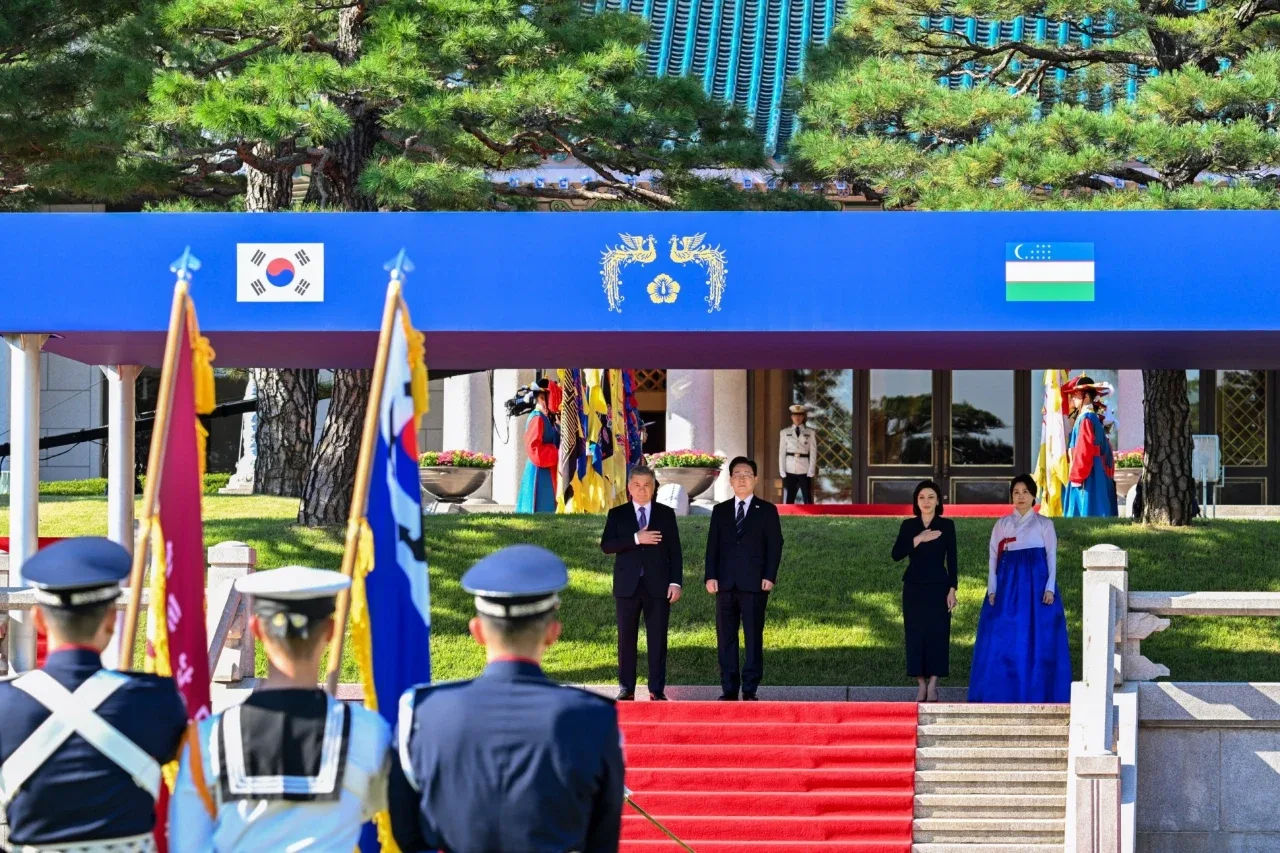 Official welcoming ceremony for Shavkat Mirziyoyev takes place in South Korea (video)