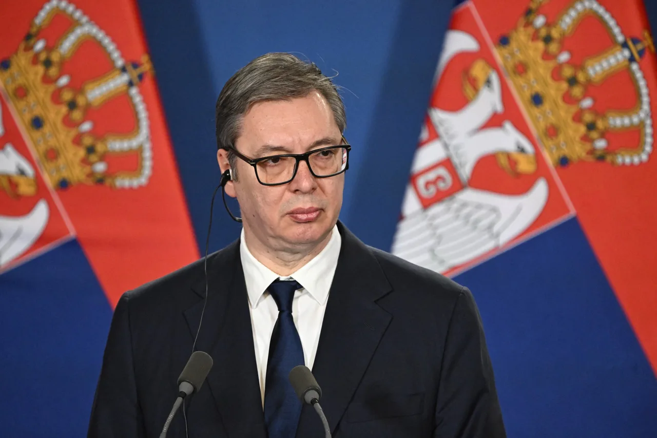 Президентликдан бош вазирликка: Вучич муддатидан олдин истеъфога чиқишини эълон қилди
